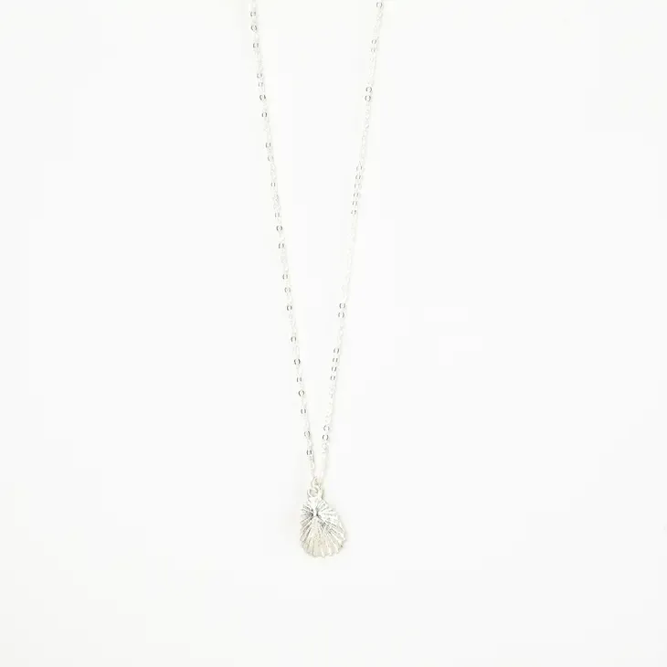 Asri Keyhole Necklace