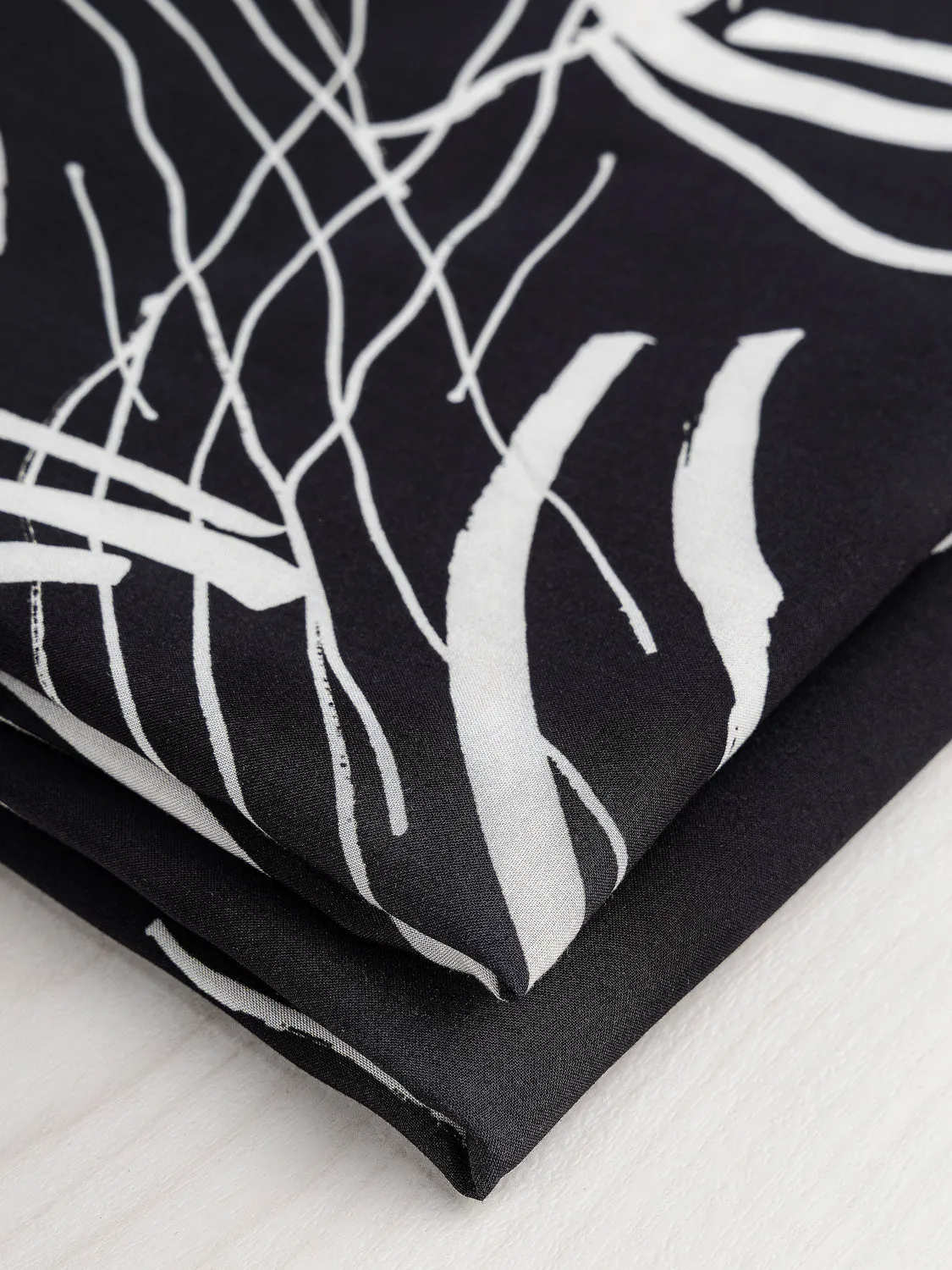 Chic Brushstroke Print Viscose - Black   Cream - Swatch