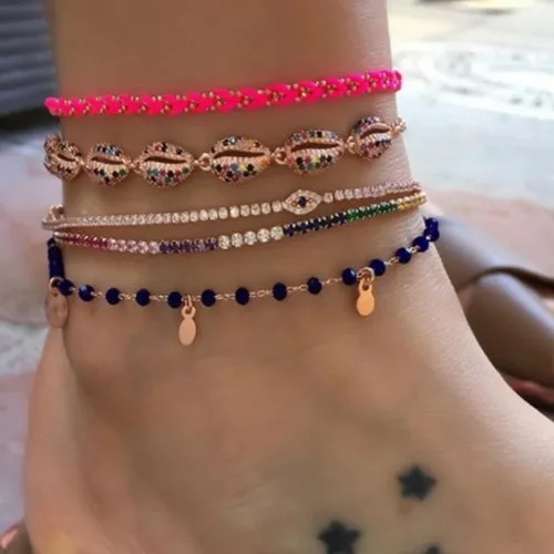 Layered Gold Shell Pendant Chain Ankle Bracelet On Leg Foot