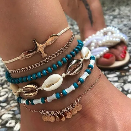 Layered Gold Shell Pendant Chain Ankle Bracelet On Leg Foot