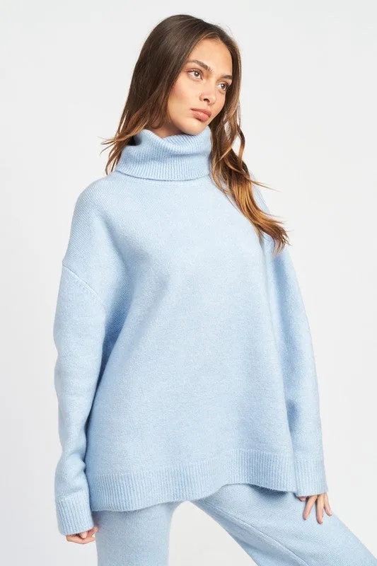 TURTLE NECK OVERSIZED SWEATER